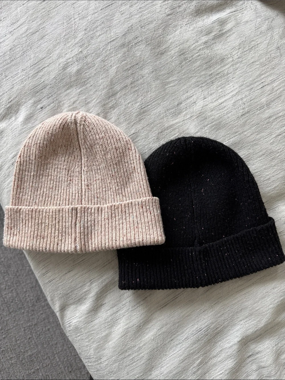 Athleta Ribbed Knit Beanie Hat - Black Marl & Oatmeal Marl